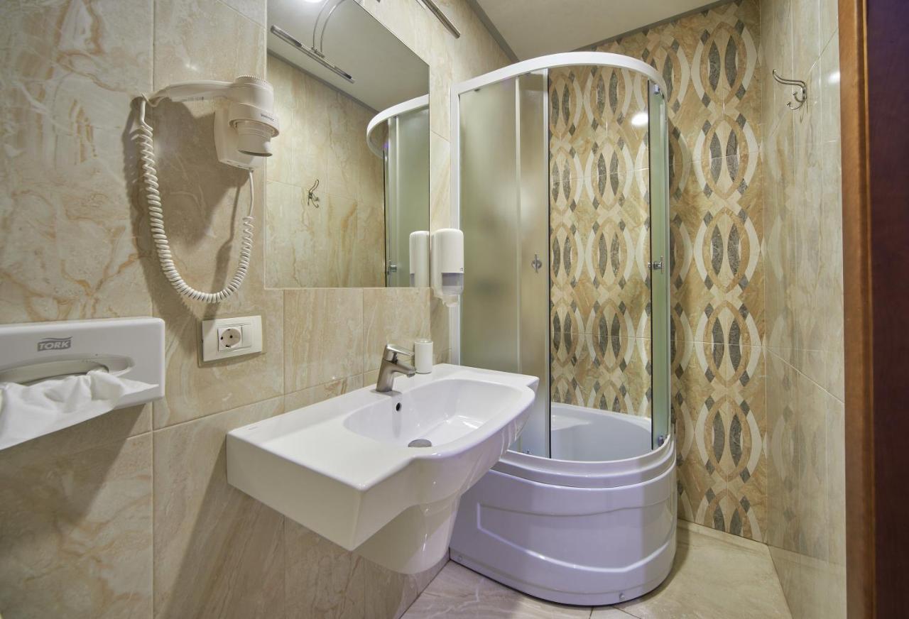 Gaudi Stylish Hotel Odessa Buitenkant foto