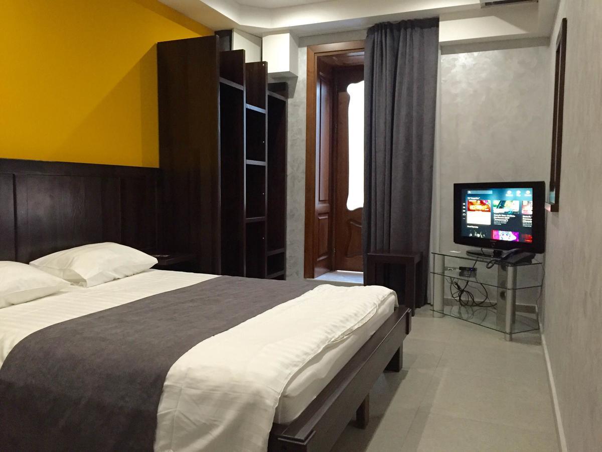 Gaudi Stylish Hotel Odessa Buitenkant foto
